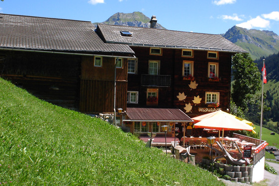 Purer Übernachtungsgenuss - im Berggasthaus Michelshof 8 