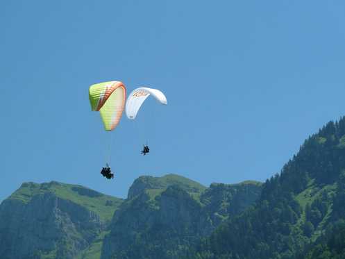 Vol en parapente -  au-dessus du lac des Quatre-Cantons 3  Vol en parapente -  au-dessus du lac des Quatre-Cantons 3