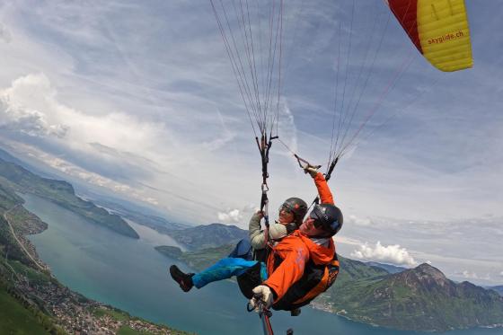 Gleitschirmfliegen - über dem Vierwaldstättersee | 800 M.ü.M 9 