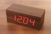 Réveil LED en bois - The Cube brun 