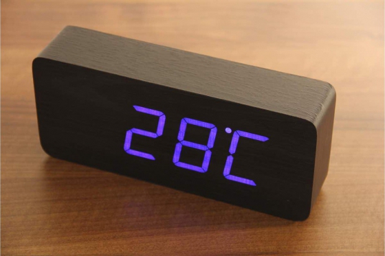 Wooden LED Wecker  - The Rise schwarz  