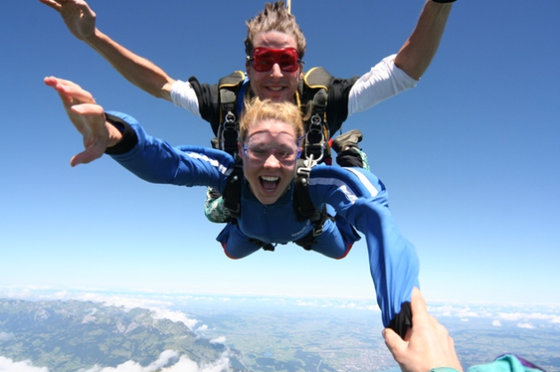 Saut en parachute - d'un hélicoptère 1 