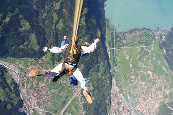 Saut en parachute - d'un hélicoptère 2 