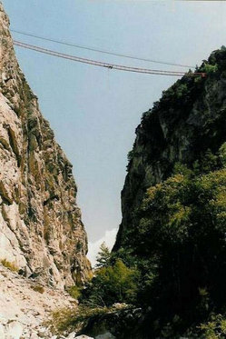 Saut à l'élastique - avec 190m de chute 1 