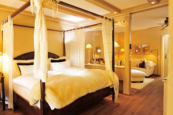 Romantisches Weekend - inkl. Übernachtung, Wellnesseintritt, Gourmetmenü und Champagner 2 