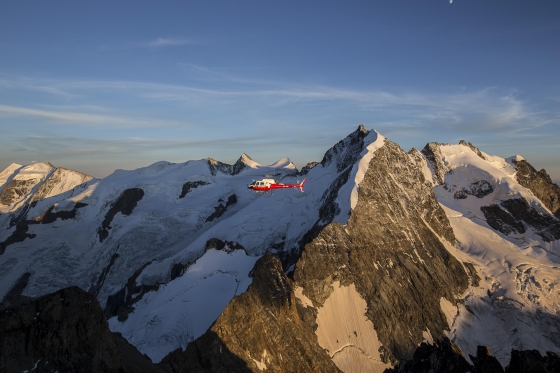 Hélicoptère à St-Moritz -  avec menu à 3 plats au restaurant panoramique Corvatsch  