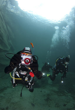 Cours de photo sous-marine - dans le lac Léman 1  Cours de photo sous-marine - dans le lac Léman 1