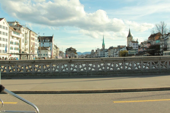 Barbecue eTukTuk City-Tour  - «heisser Stein» mit Wein für 4 4 