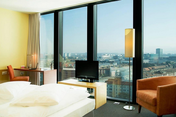 Über den Dächern von Basel - Übernachtung im Hyperion Hotel Basel inkl. Spa und 3-Gänge-Menü  