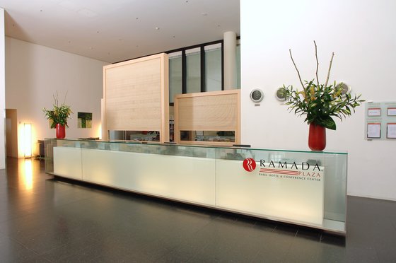 Über den Dächern von Basel - Übernachtung im Hyperion Hotel Basel inkl. Spa und 3-Gänge-Menü 6 