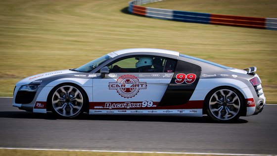 Renntaxi auf Rennstrecke - Co-Pilot im Audi oder Porsche 7 