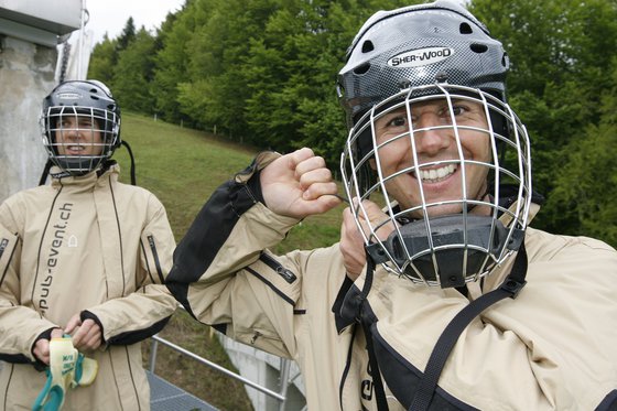 Descentes en airboard - Sur le tremplin de saut à ski d'Einsiedeln, pour 2 personnes 5  Descentes en airboard - Sur le tremplin de saut à ski d'Einsiedeln, pour 2 personnes 5