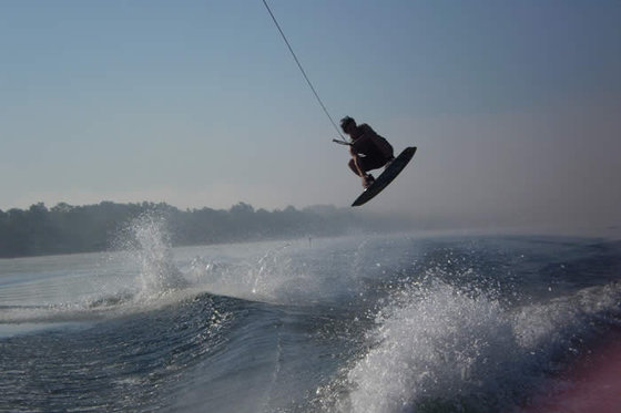 Wakeboarden & Wakesurfen - Wasser Action auf dem Zürichsee  