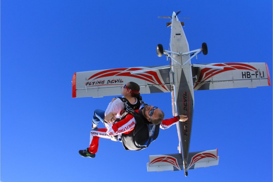 Ecuvillens Skydiving  - Fallschirmsprung für 1 Person 2 