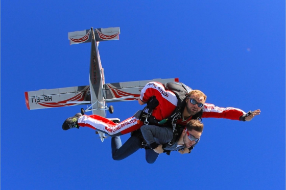 Ecuvillens Skydiving  - Fallschirmsprung für 1 Person 4 