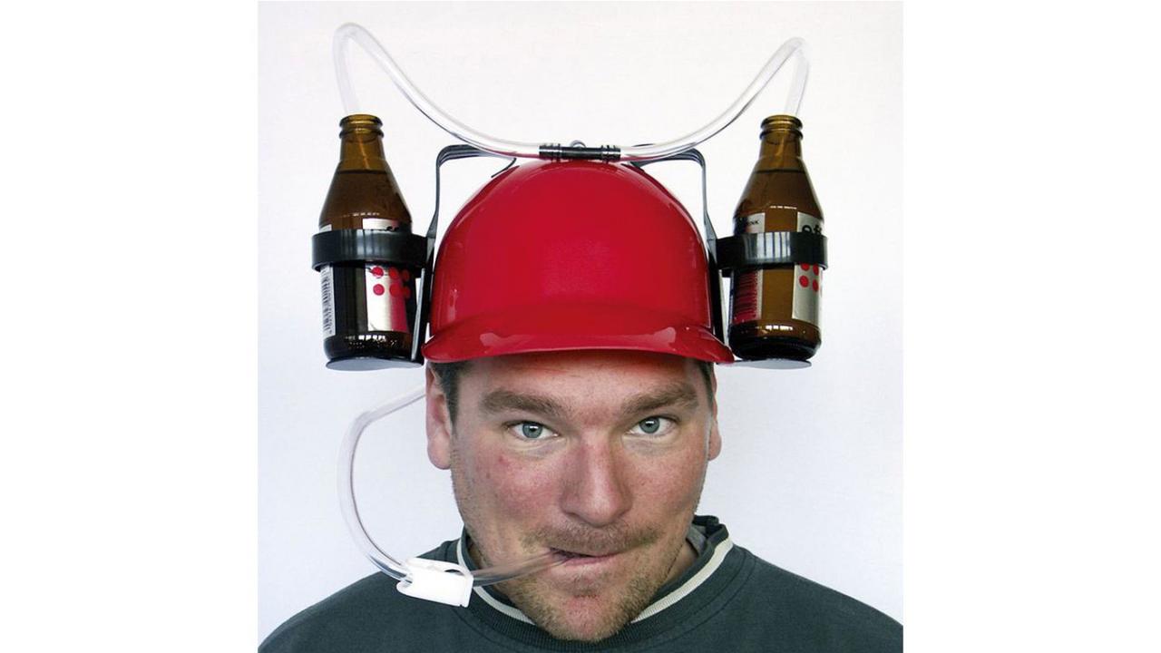 Casque pour boissons, avec deux supports à bouteille