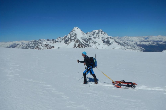 Schneeschuh Tour und Schlitteln - mit dem Freeride Alpin Schlitten  