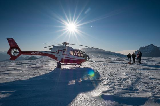Helikopter Rundflug  - Berner und Walliser Alpen inkl. Gletscherlandung mit Apero  