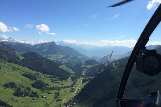Vol en hélicoptère 30 minutes - Pour 4 personnes, depuis Bex (VD)  2 