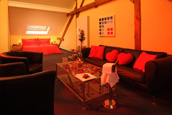 Romantischer Loveroom für 2 - inkl. 4-Gang-Candlelight-Dinner 2 