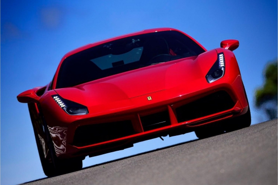 Ferrari 488 GTB  - 5 tours sur le circuit du Laquais  2 