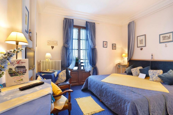 Hôtel et repas gastronomique - Séjour pour deux à Evian  2 