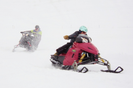 Snowmobile in Gstaad - Schneetöff fahren für 2 Personen 3 