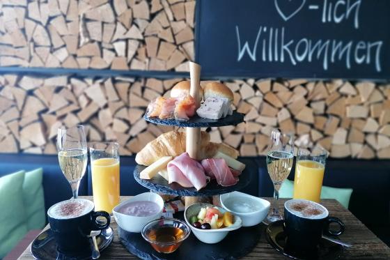 Königliche Morgenstunden - mit Frühstück und Tageskarte (für Personen mit GA) 2 