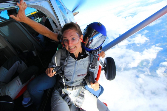 Saut en parachute - VD / FR / VS 1  Saut en parachute - VD / FR / VS 1
