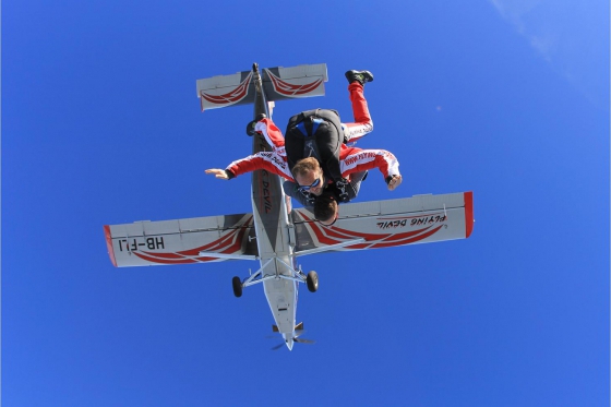Saut en parachute - VD / FR / VS 5  Saut en parachute - VD / FR / VS 5