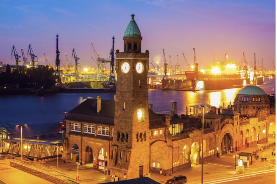 Hamburg Erlebnisreise - inkl. Hafenfahrt, Dinner Gutschein, Museumsschiff und Elbphilharmonie Plaza  