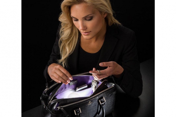 SOI. 2 in 1   - Powerbank + Autom. Handtaschenlicht  