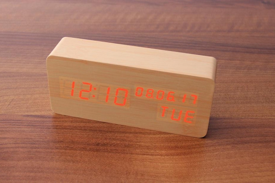 Wooden LED Wecker  - The Date  