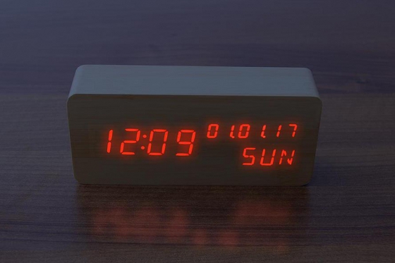 Wooden LED Wecker  - The Date 2 
