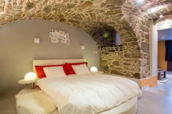 Nuitée à la Cave Romantique - Avec bouteille de prosecco, petit-déjeuner et accès au jacuzzi privatif 4 