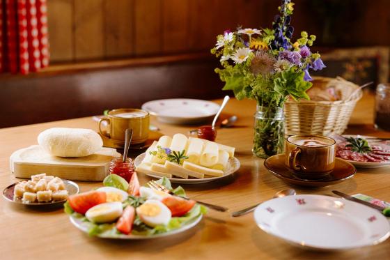 Visite d’une fromagerie d’alpage - Avec petit-déjeuner d’alpage pour 2 personnes 5 