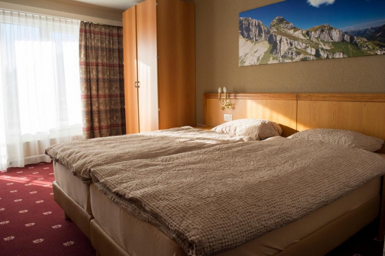 Séjour à Leysin - 1 nuit pour 2 personnes, avec repas et petit-déjeuner 1  Séjour à Leysin - 1 nuit pour 2 personnes, avec repas et petit-déjeuner 1