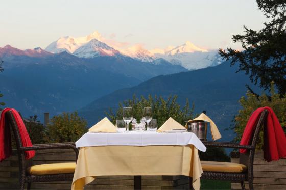 Séjour gourmand à Crans-Montana - 1 nuit en chambre double, accès au spa et menu à 4 plats 1 