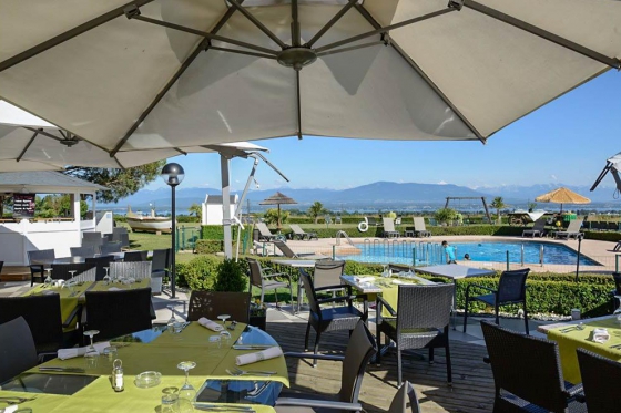 Détente au bord du lac Léman - 1 nuitée avec accès au wellness, massage en duo et petit-déjeuner 4 