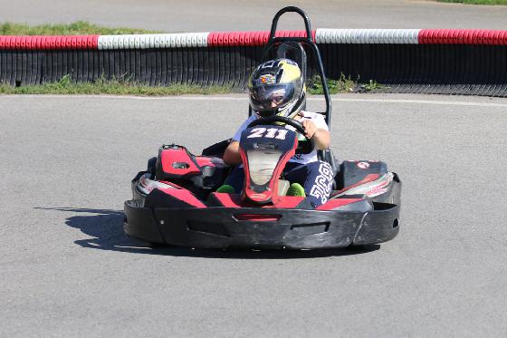 3 séances de 10 minutes de karting - Pour 1 enfant (de 8 à 13 ans) 4 