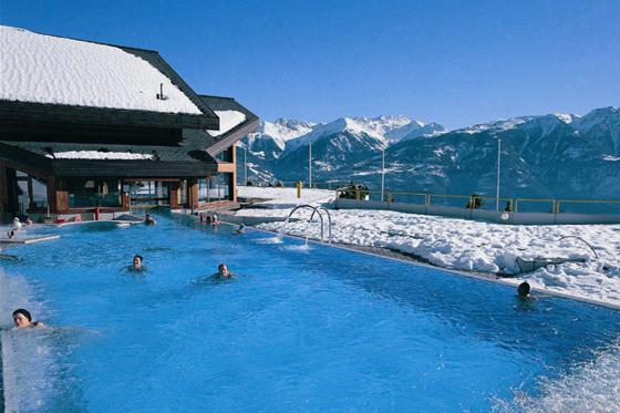 Entspannte Auszeit für 1 Person - Eintritt ins Thermalbad inkl. 50-minütige Massage und Tagesmenü 1 