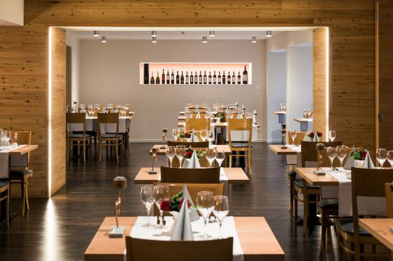 Hélicoptère à Saint-Moritz  - avec menu à 5 plats pour 2 personnes 2 