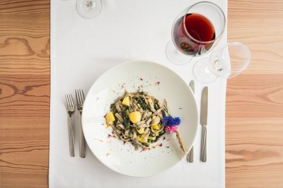 Hélicoptère à Saint-Moritz  - avec menu à 5 plats pour 2 personnes 3 