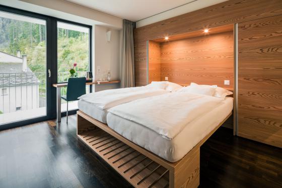 Hélicoptère au Bernina - & 1 nuitée avec repas du soir à 5 plats pour 2 personnes inclus 3 