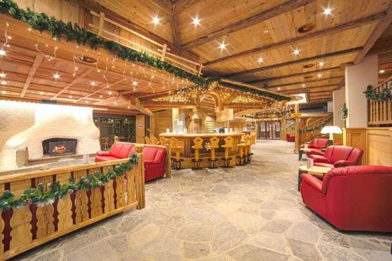 LAST MINUTE - Wellness à Leysin - 1 nuit pour 2 personnes, avec repas et accès au spa 4 