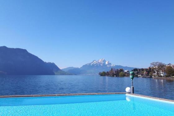 Romantik in der Riviera Suite - Whirlpool, privater Seezugang & Lounge, Nebensaison  