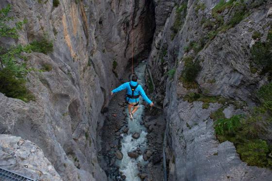 Canyon Swing dans les gorges - Un saut de 90 mètres dans le vide  2 