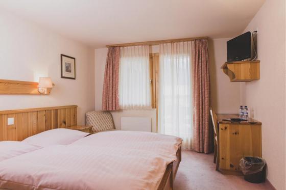 Übernachtung in Zinal - für 2 Personen mit 3-Gang Abendessen und Frühstück 9 