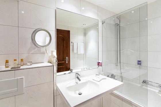 Schloss-Hotel Übernachtung - mit Sicht auf den Vierwaldstättersee 3 