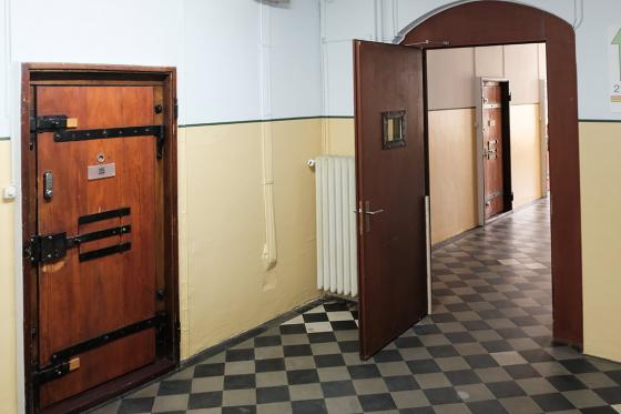 Nuits insolites en hôtel-prison  - 1 nuit dans le bureau du gardien pour 2 personnes 2  Nuits insolites en hôtel-prison  - 1 nuit dans le bureau du gardien pour 2 personnes 2